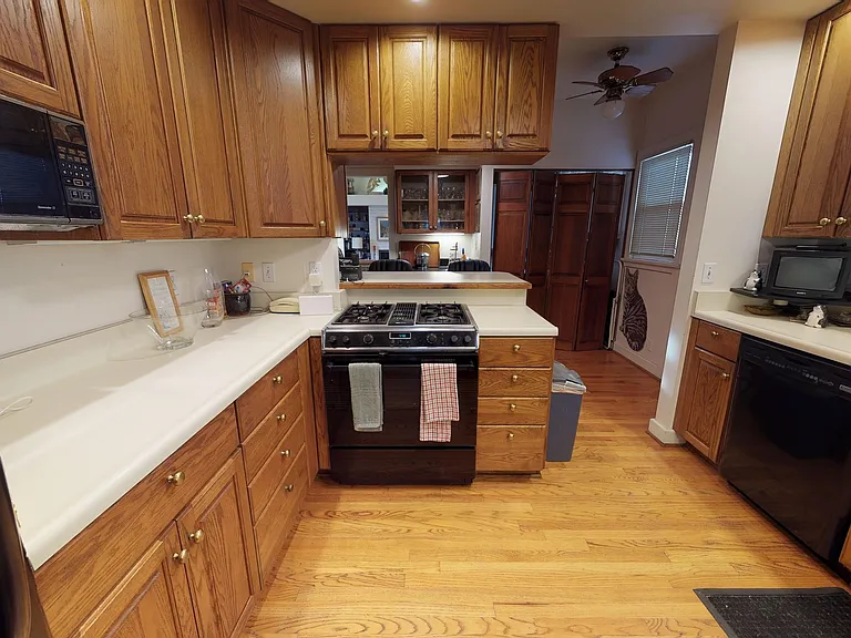 1104 Isabella Ave — Photo 9