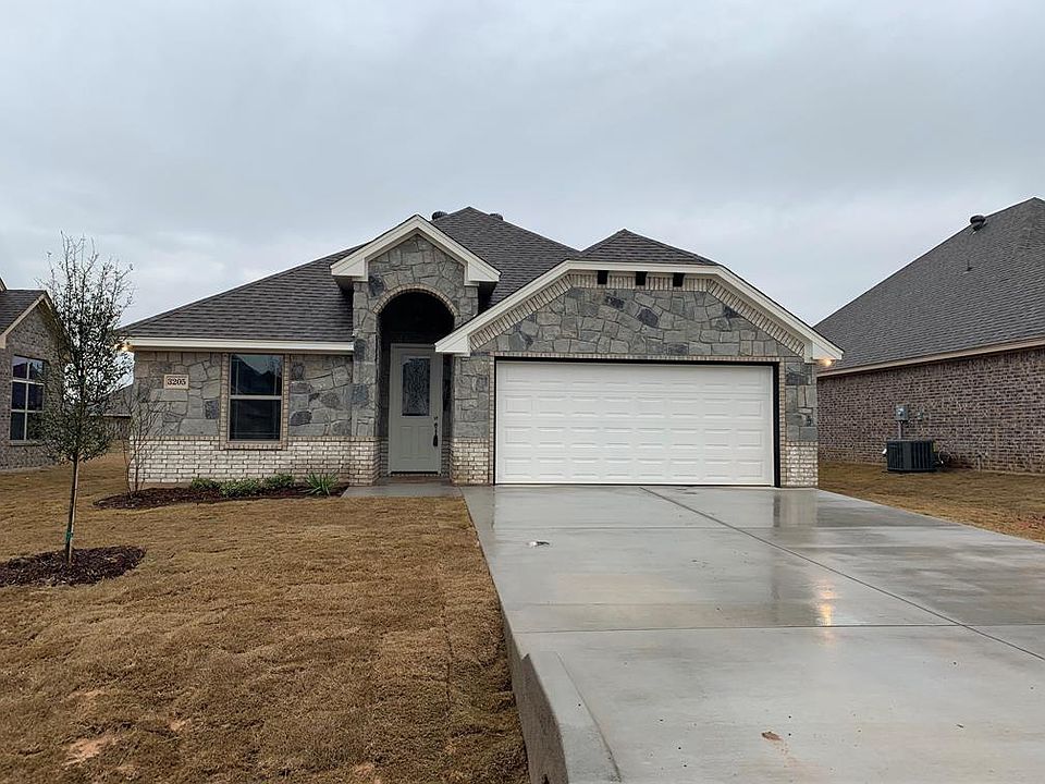 1st image of 3205 White Horse Dr