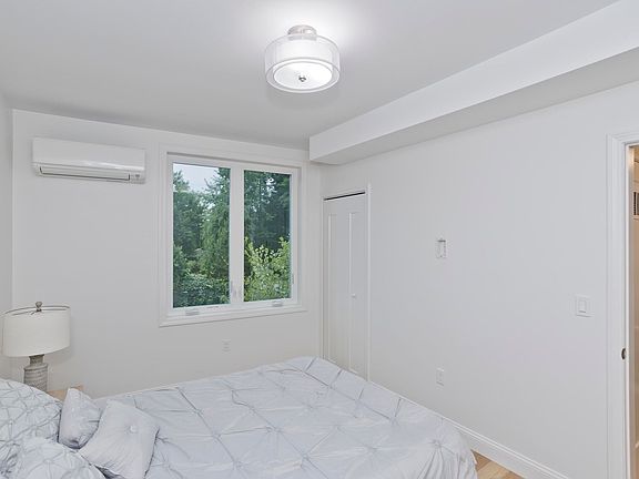 5th image of 107 Williams St #2B