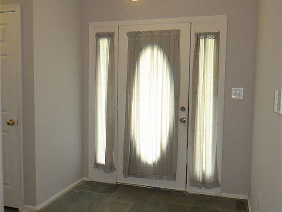 3rd image of 1759 Smyrna Ln