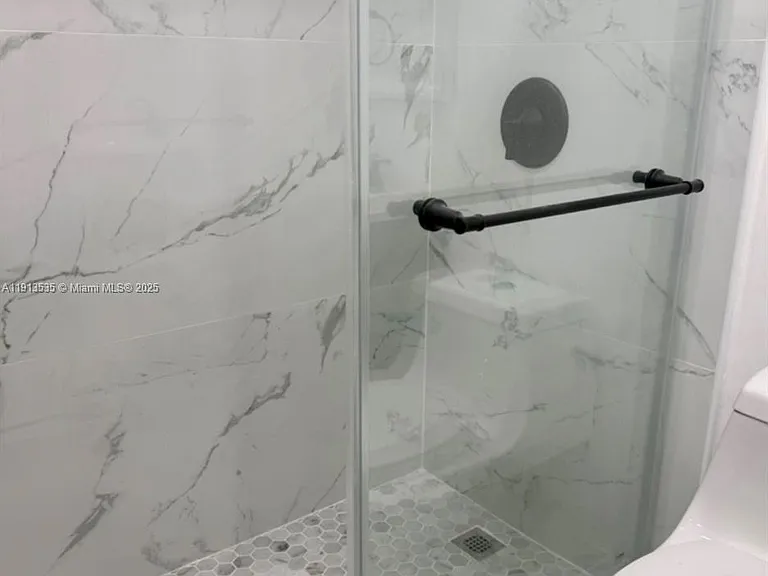 7535 NE 2nd Ct #1 — Photo 9