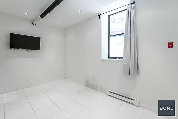 Rented by Bond New York | media 6