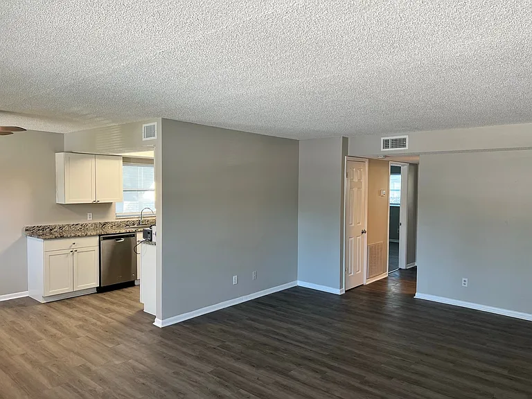 600 Wildwood Way — Photo 32
