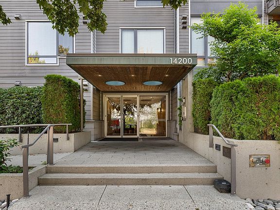2nd image of 14200 Riverport Way #302