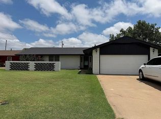 113 N Phillips St, Okeene, OK 73763