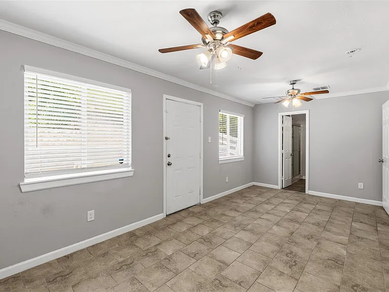 7000 Shannon Dr — Photo 23