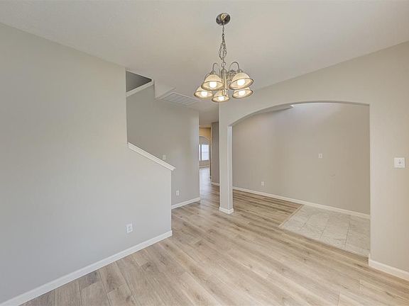 4th image of 2506 Winged Dove Dr