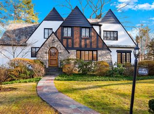 5 Knollwood Dr, Larchmont, NY 10538