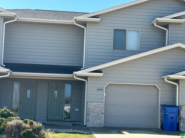 2325 E Main St, Vermillion, SD 57069
