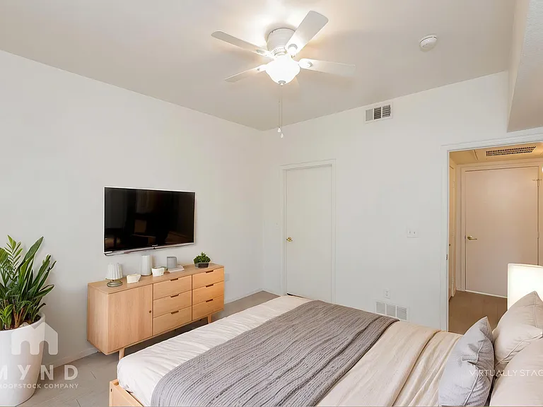 9620 W Russell Rd #1125 — Photo 4