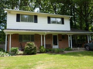 5609 Rolling Rd, Springfield, VA 22151