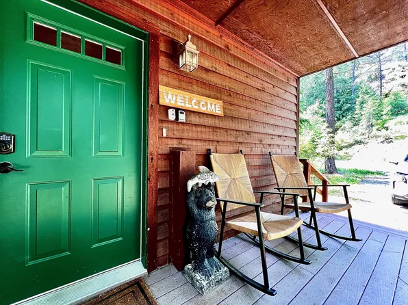 831 Woodland Dr, Sandpoint, ID 83864