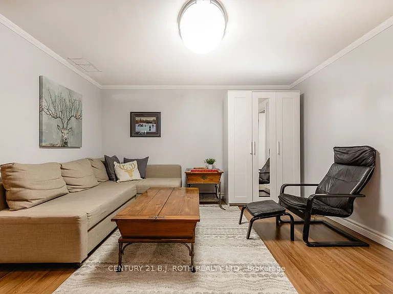 243 Wellington St E #LOWER LEVEL — Photo 9