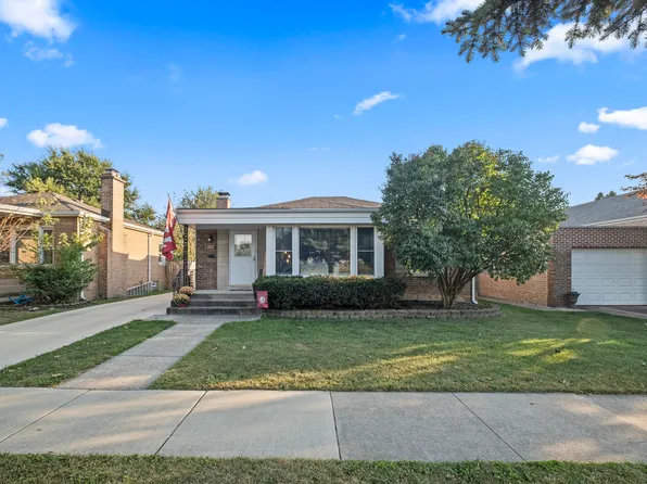 3223 W 98th St, Evergreen Park, IL 60805