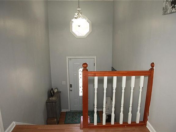 5th image of 6339 Clearbrook Dr