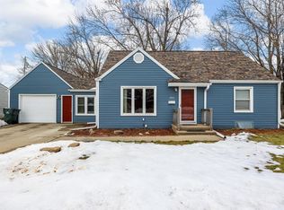 1443 Hollywood Blvd NE, Cedar Rapids, IA 52402