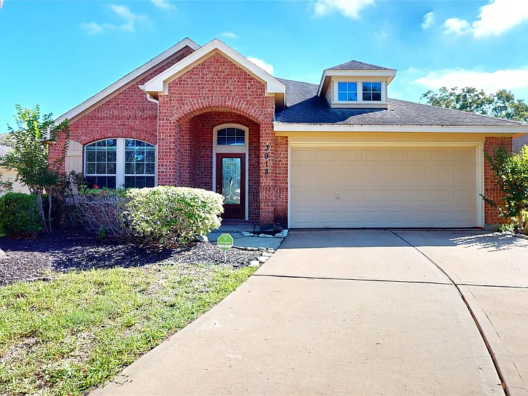 3918 E Auden Cir — Photo 1