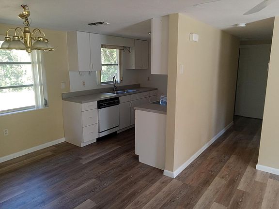 5th image of 10 E Golden St