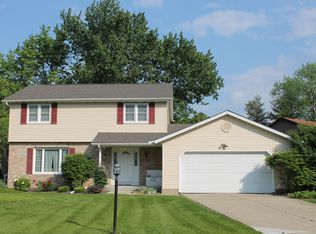 8661 Easton Dr NW, Pickerington, OH 43147