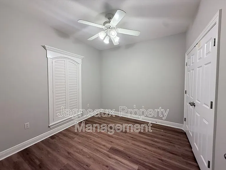 2137 La Cache Dr — Photo 12