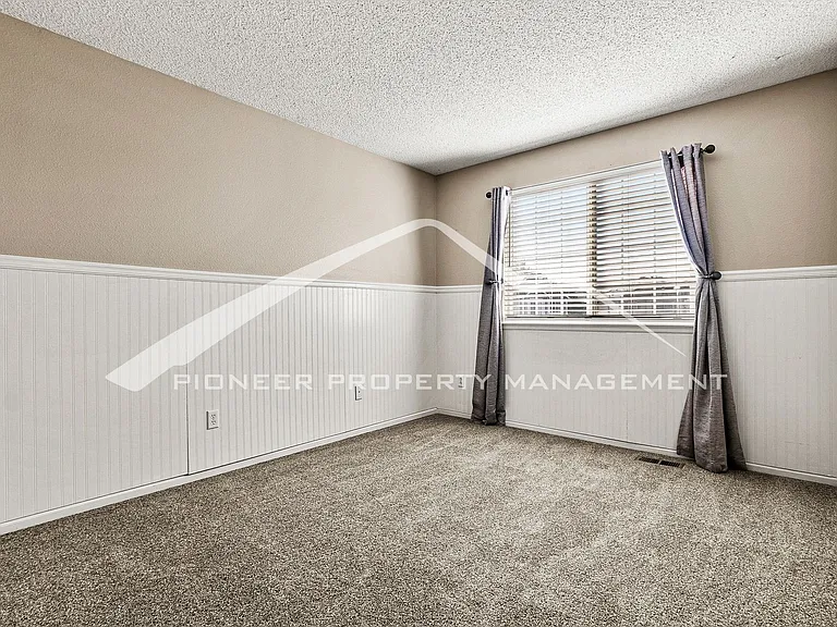 3160 E Yarrow Cir — Photo 13