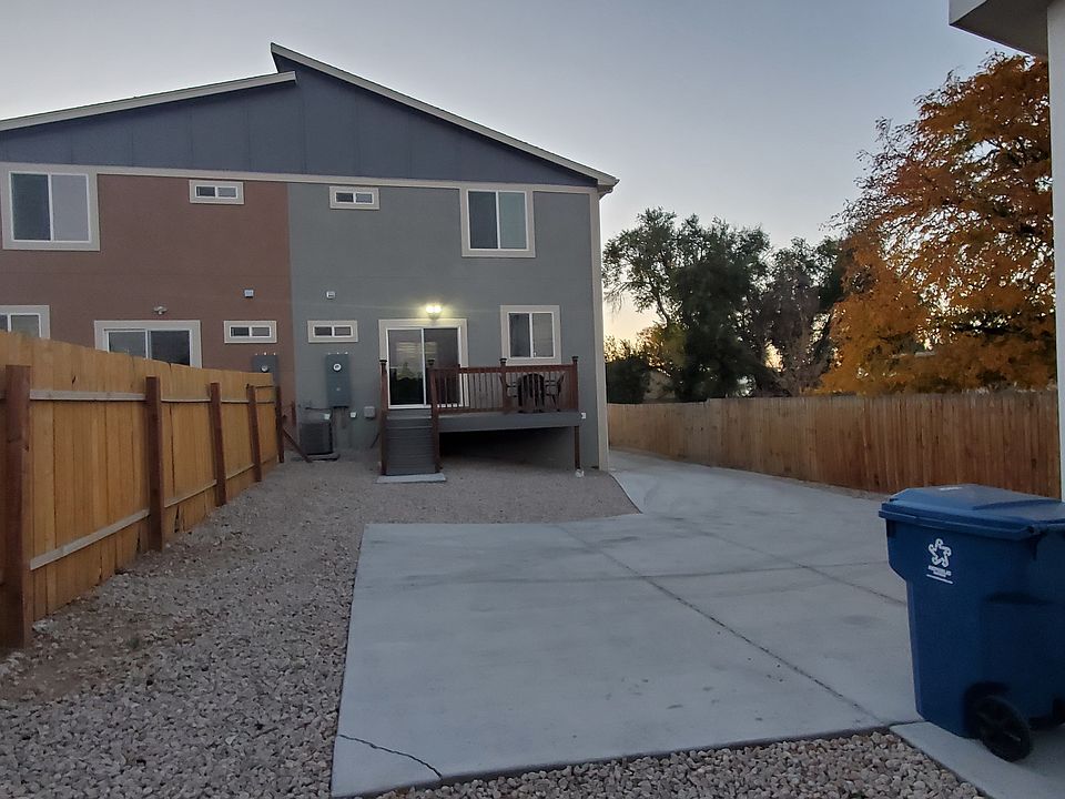 2nd image of 7124 Jasmine St