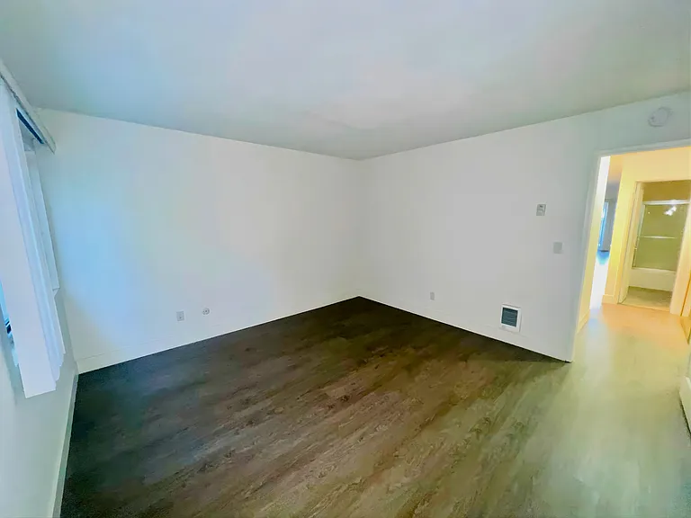 Hillside Terrace Apartments — Photo 31