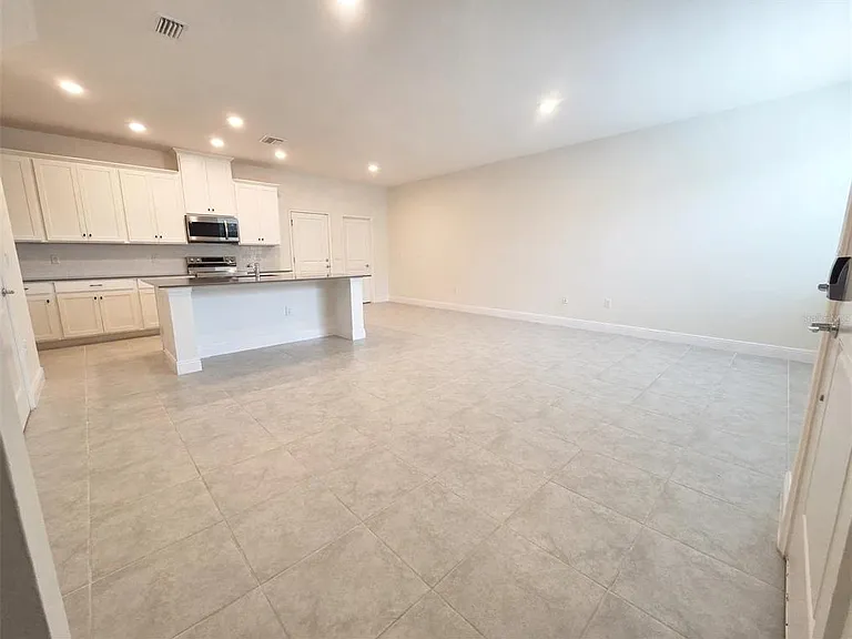 3890 Knotty Pine St — Photo 2