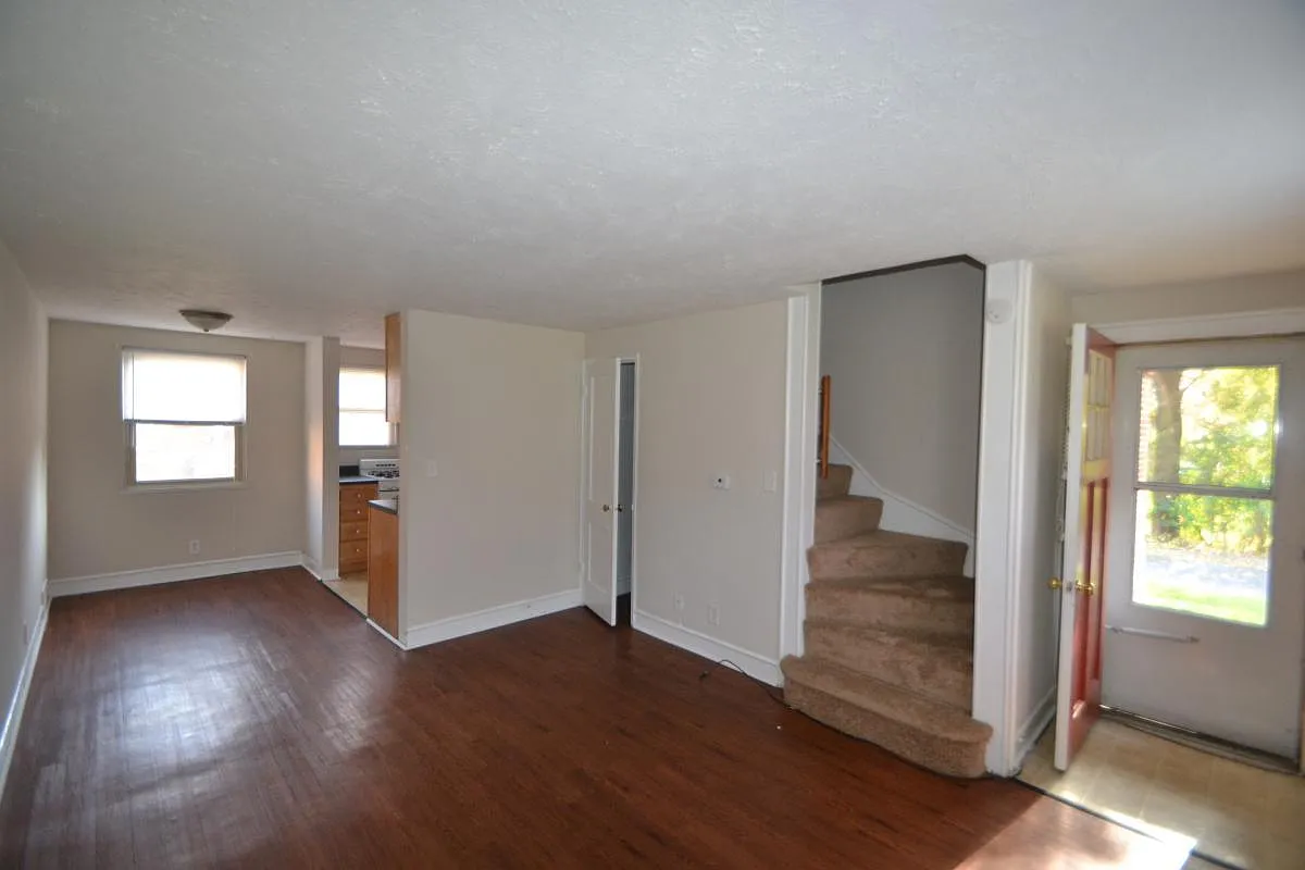 Mulberry Apartments — Photo 1