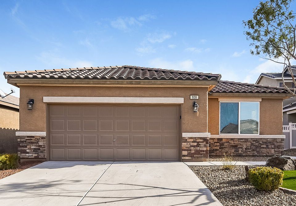 1st image of 928 Aspen Cliff Dr