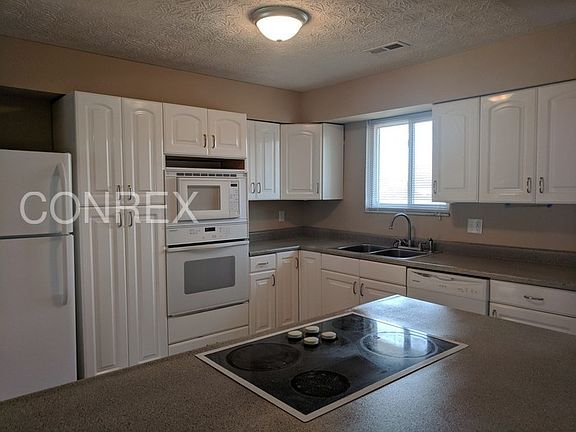 5th image of 801 Victoria Dr