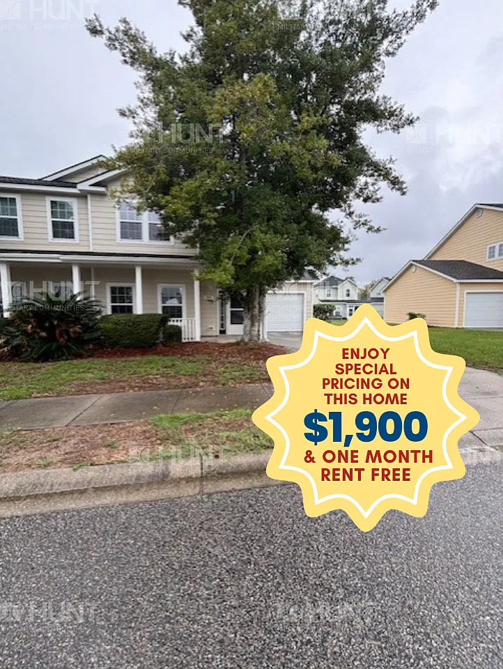 3 bed, 2.5 bath, 1609 sqft, $1,900 — Photo 1