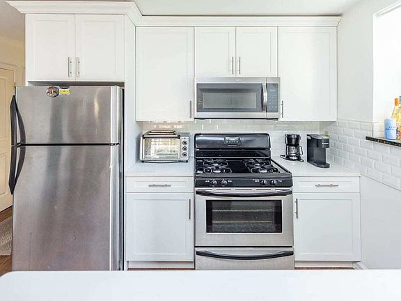 4th image of 2130 72nd St #2
