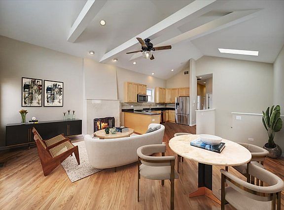 4th image of 3041 N California Ave #3