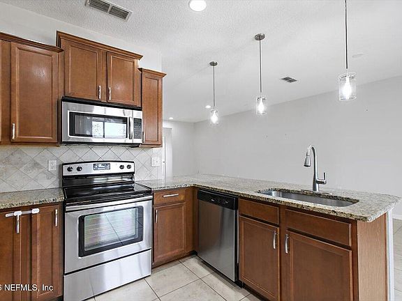 5th image of 13960 BERRYVIEW Road