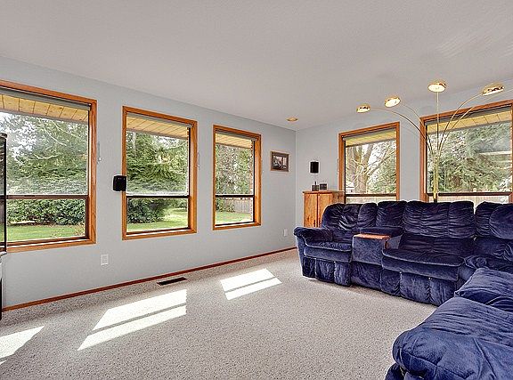 4th image of 4405 141st St SE