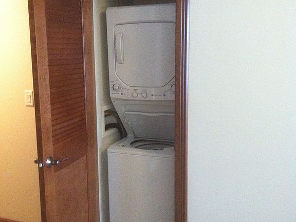 Washer/dryer in unit
