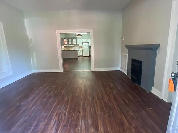 3rd image of 323 24th Ave E