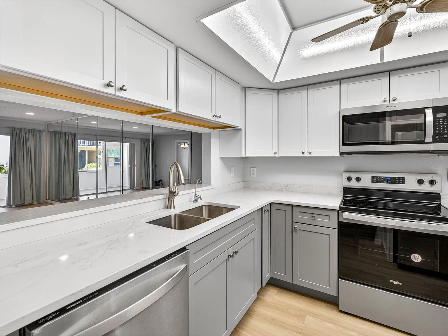 2 bed, 2.0 bath, 956 sqft, $2,200 — Photo 3
