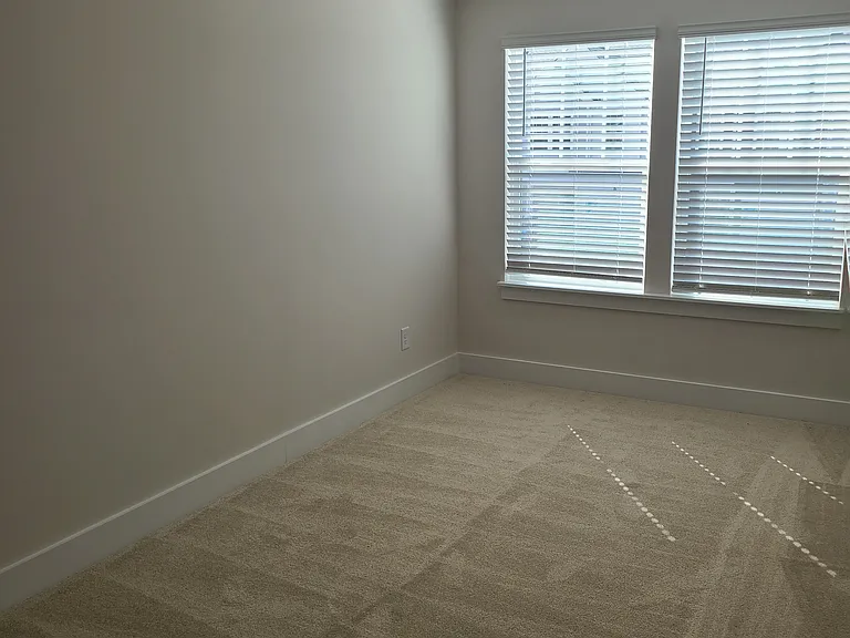 546 W Norvell Ct — Photo 7