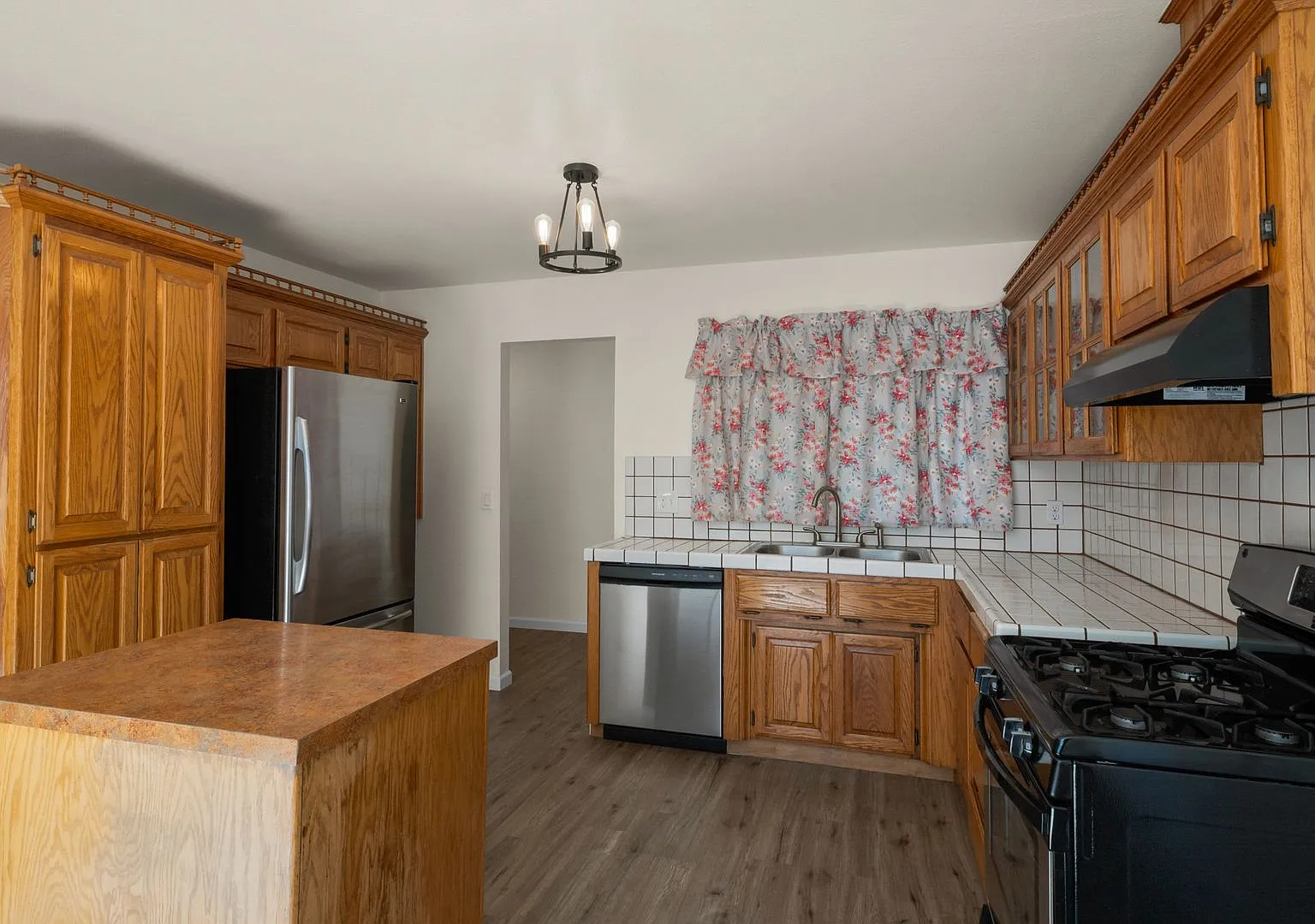 4 Bedroom 2 Bath in Vacaville! — Photo 4