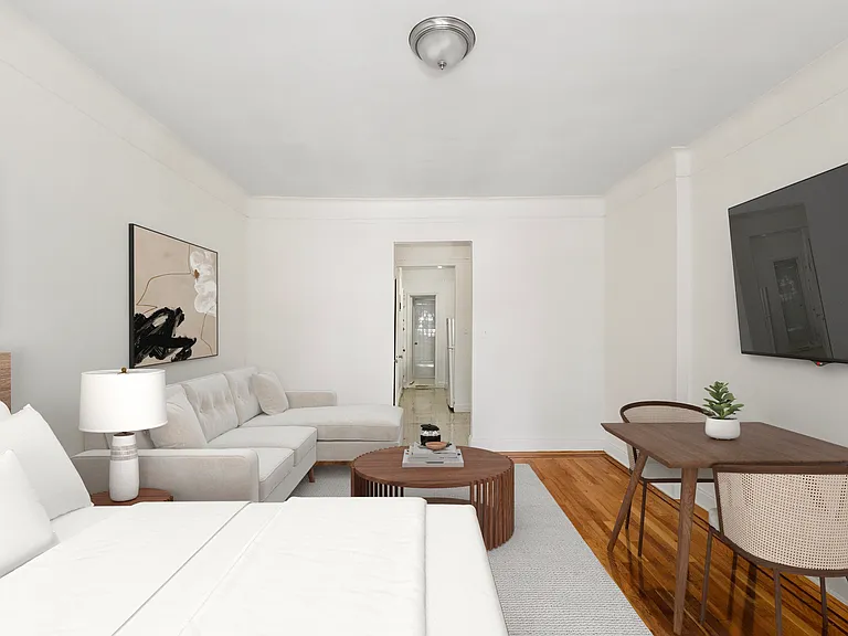 210 E 38th St #3G — Photo 3