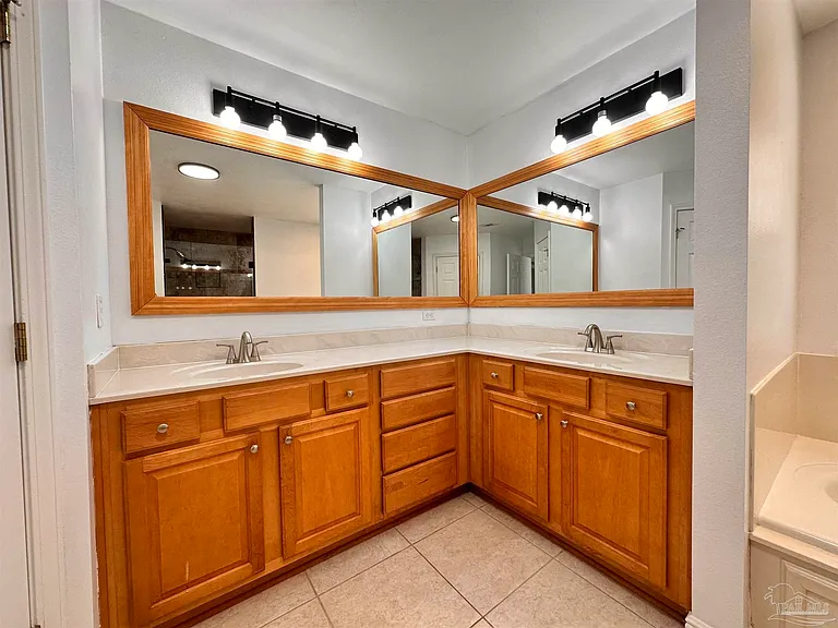 9548 Lorikeet Ln — Photo 12