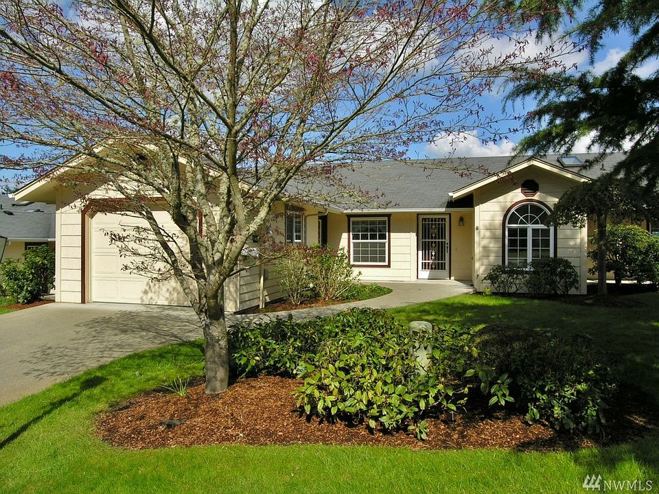 1st image of 216 E B Browning Dr