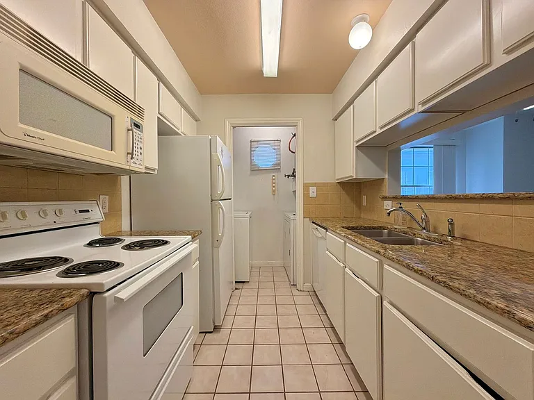 501 W 26th St #308 — Photo 5