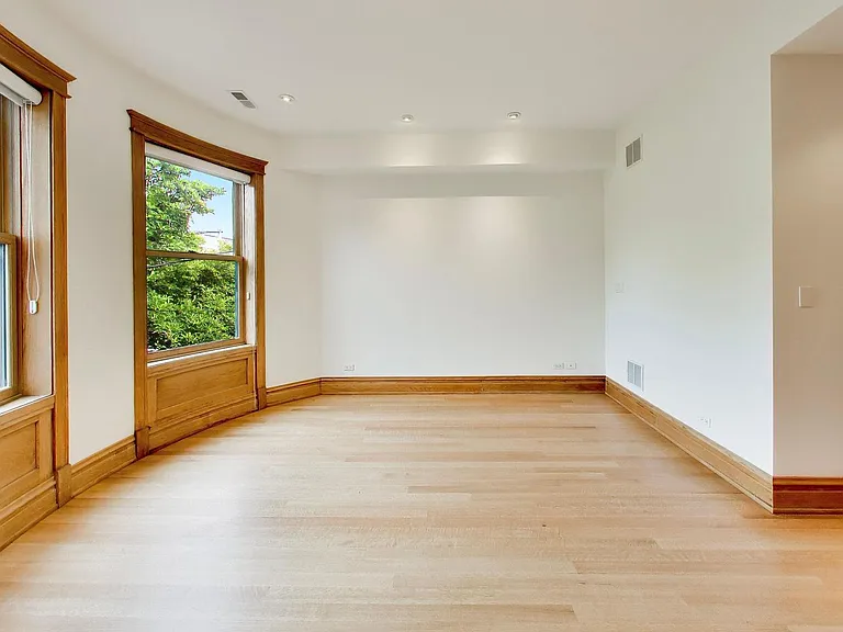 3752 N Wayne Ave — Photo 17