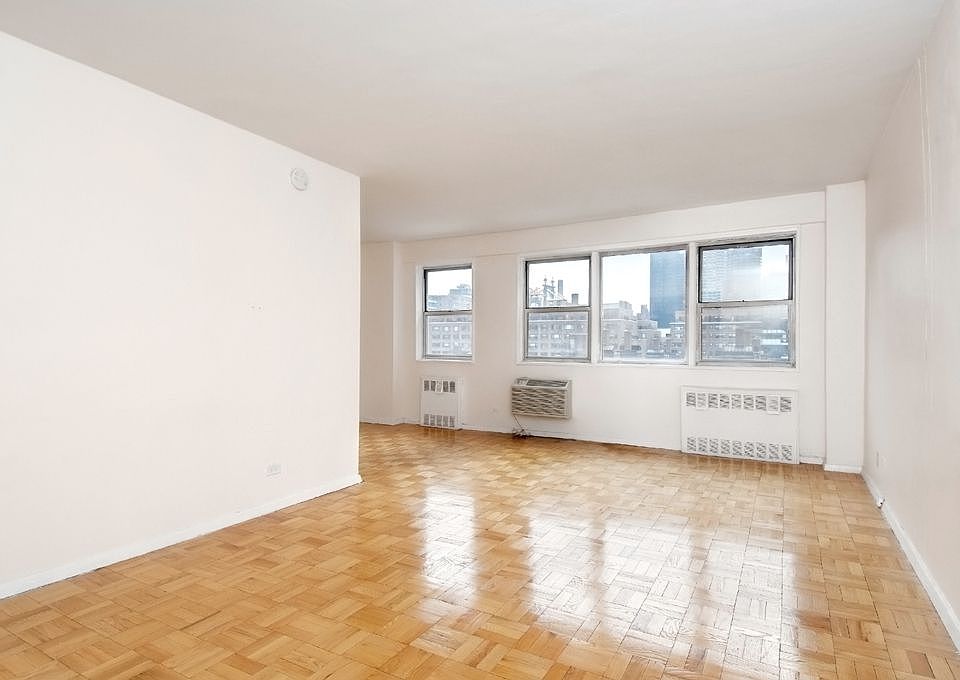 2nd image of 404 E 66th St APT 7K