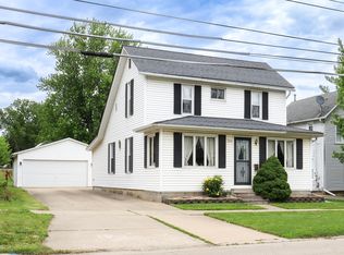 520 E Wall St, Morrison, IL 61270