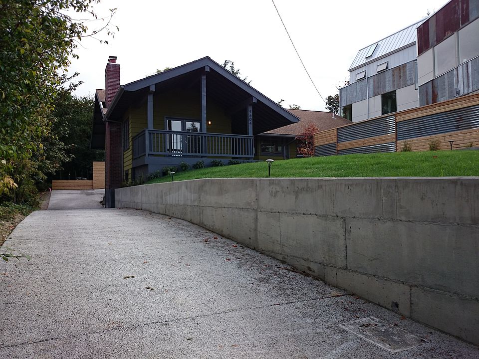 2nd image of 4604 43rd Ave S