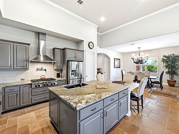 5th image of 120 Applewood Dr